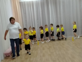 Мы любим физкультуру Мы любим физкультуру.