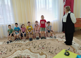 Дети отправились в страну "Небылиц" Дети отправились в страну "Небылиц".