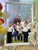 Домовёнок Кузя и Баба Яга на празднике у ребят Домовёнок Кузя и Баба Яга на празднике у ребят.