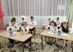 Приняли участие в патриотической акции "Солдатский треугольник" Приняли участие в патриотической акции "Солдатский треугольник".