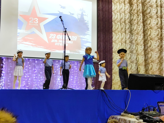 Дошколята на сцене Центра культуры и спорта Дошколята на сцене Центра культуры и спорта.